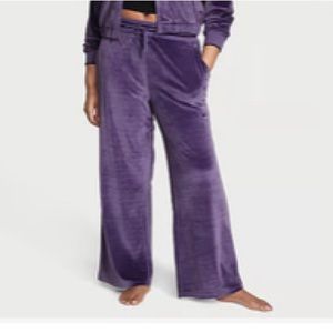 Victoria’s Secret  XL velour ribbed high-rise wide leg pants. Draw string waist.